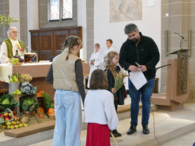 Familiengottesdienst zum Erntedankfest (© Karl-Franz Thiede)